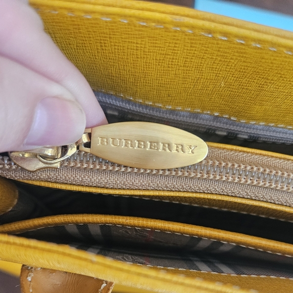 Burberry Bundle! Gorgeous Top Handle Bag And Matching Wallet In EUC - Picture 8 of 16